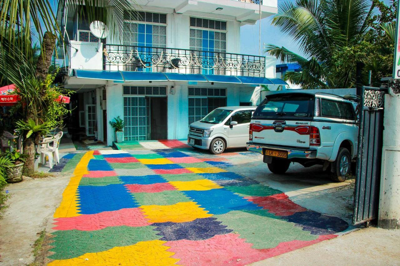 White House Apartment Wattala Exterior photo
